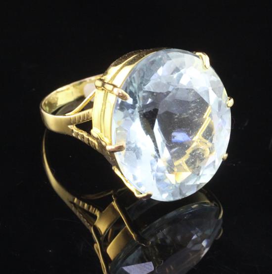 A 14ct gold and aquamarine dress ring, size Q.